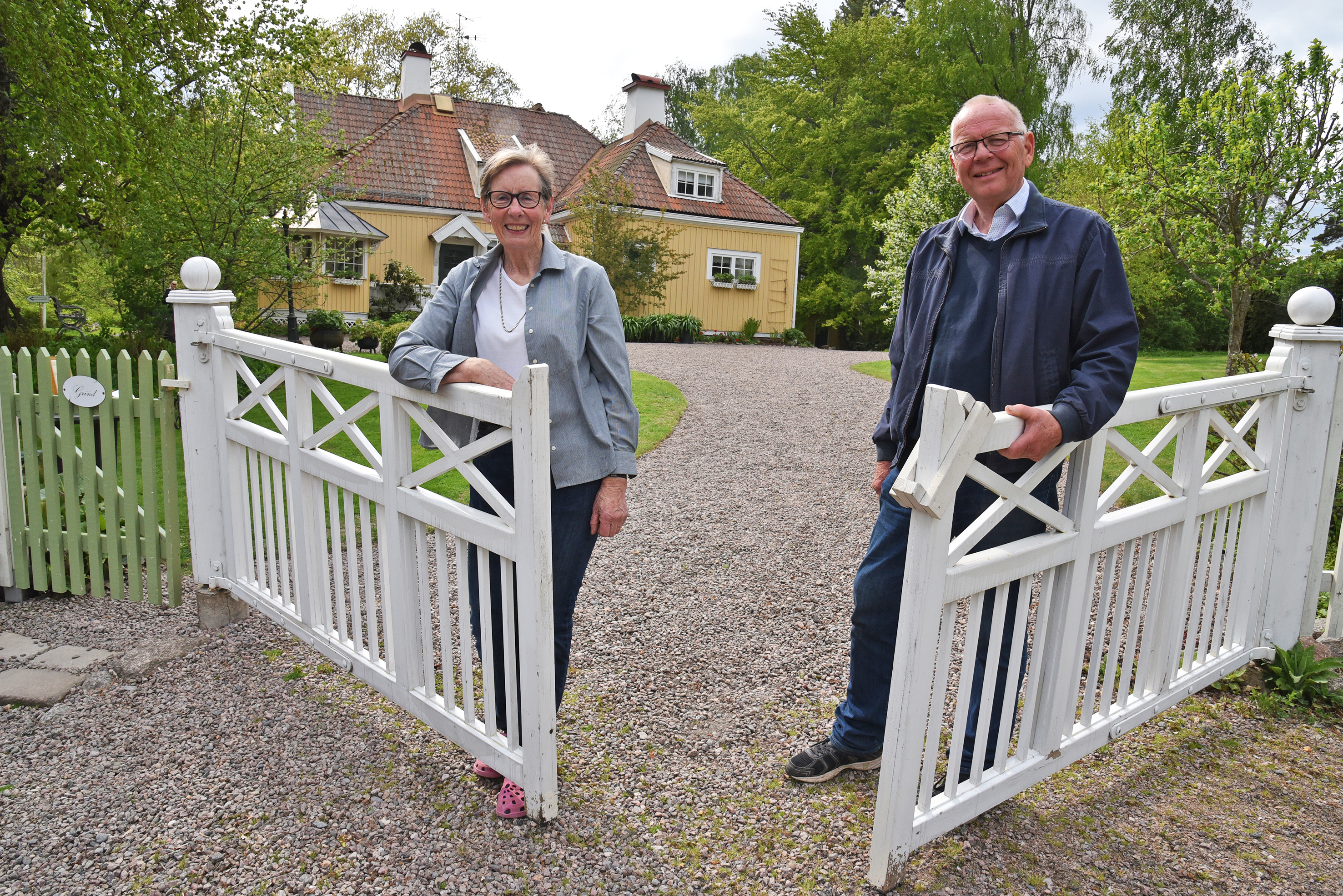 Kerstin och Yngve Wålstedt slår upp portarna för årets sista öppna trädgård i Furuvik.